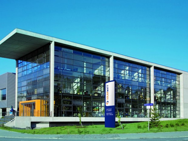 découvrez solarwatt, leader en solutions d'énergie solaire, offrant des panneaux photovoltaïques innovants et des systèmes de stockage d'énergie pour un avenir durable. optez pour une énergie propre et économique avec nos technologies de pointe.