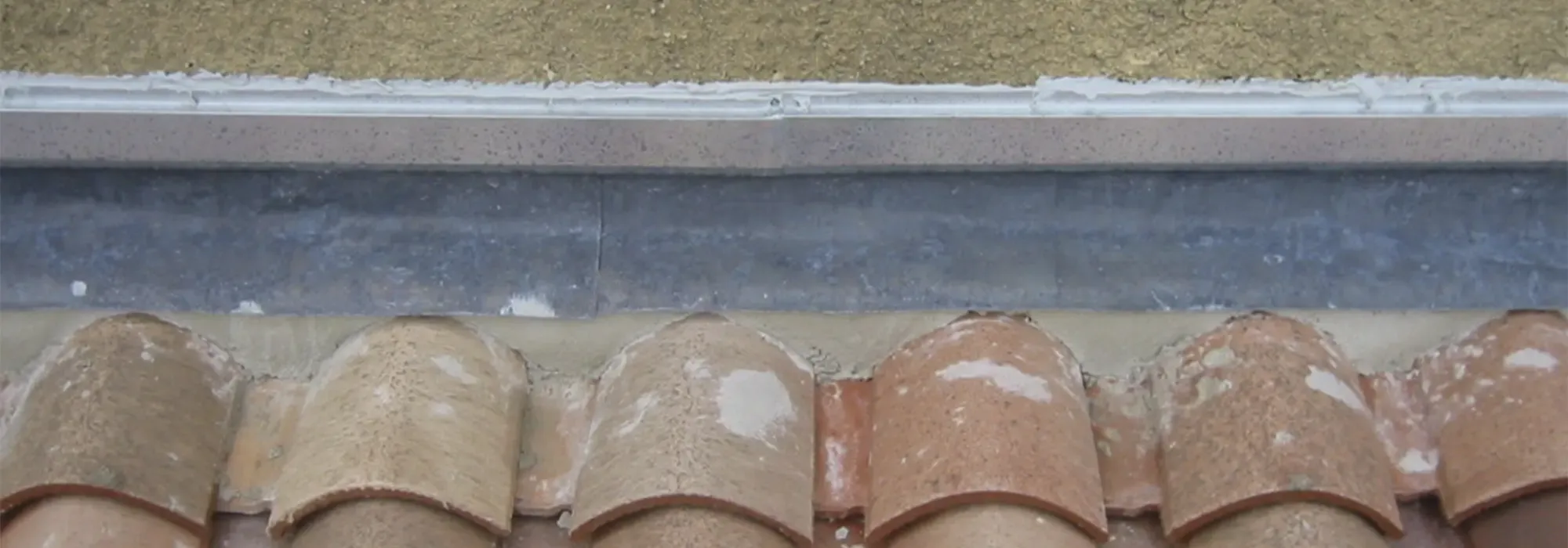 découvrez l'importance du solin de cheminée pour garantir l'étanchéité et la sécurité de votre toiture. apprenez comment bien le choisir et l'entretenir afin d'éviter les infiltrations d'eau et prolonger la durée de vie de votre installation.