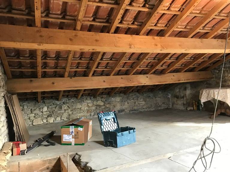 découvrez tout ce qu'il faut savoir sur la sous-toiture : son importance pour l'isolation de votre maison, les matériaux utilisés et les techniques d'installation. protégez votre toiture et améliorez le confort de votre habitat grâce à nos conseils et astuces.