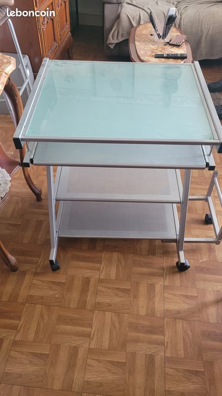 découvrez notre table pv : un mobilier élégant et fonctionnel, idéal pour embellir votre espace tout en optimisant votre confort. parfaite pour les repas en famille ou entre amis, elle allie design contemporain et praticité.