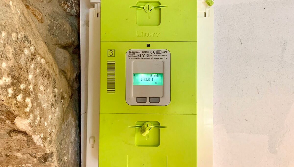 découvrez le mode de tarification tempo linky qui vous permet de gérer votre consommation d'électricité en fonction des heures et des jours. profitez d'avantages tarifaires en adaptant votre utilisation d'énergie aux périodes creuses tout en réduisant votre empreinte carbone.