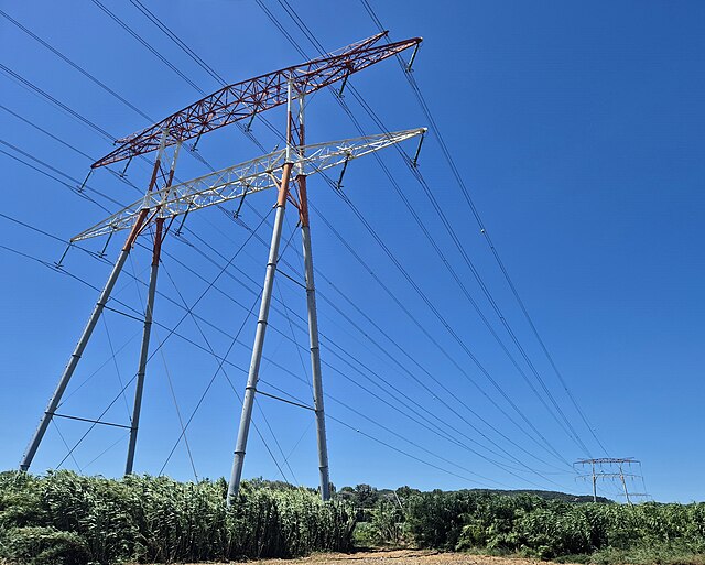 découvrez tout ce qu'il faut savoir sur la tension secteur en france : normes, variations, et impact sur vos appareils électriques. restez informé pour garantir la sécurité et l'efficacité de votre installation électrique.