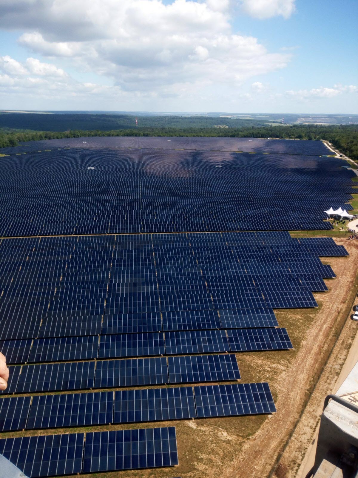 découvrez les avantages d'un terrain photovoltaïque : une solution écologique et rentable pour produire votre propre énergie solaire. maximisez l'utilisation de votre terrain et participez à la transition énergétique tout en réalisant des économies sur vos factures d'électricité.