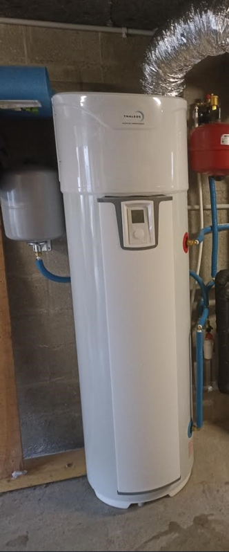 découvrez le thaleos 200l, un réservoir performant et durable conçu pour répondre à tous vos besoins en stockage d'eau. idéal pour les professionnels et les particuliers, ce modèle allie capacité généreuse et technologie avancée pour assurer une utilisation optimale. optez pour la qualité et la fiabilité avec thaleos.