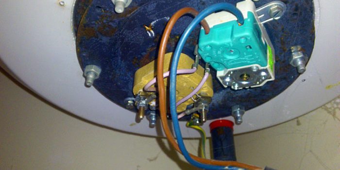 découvrez le thermostat cumulus, un appareil intelligent qui optimise la gestion de votre chauffe-eau. réglez facilement la température, économisez de l'énergie et profitez d'un confort thermique tout en maîtrisant votre consommation d'eau chaude.