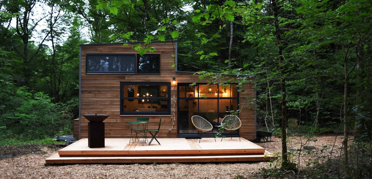 découvrez l'univers des tiny houses, ces petites maisons écologiques et économiques qui allient confort et simplicité de vie. apprenez à optimiser votre espace de vie tout en réduisant votre empreinte carbone.