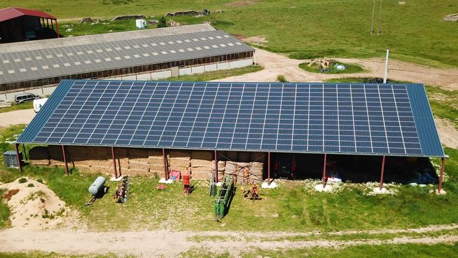 découvrez le triangle photovoltaïque, une solution innovante pour maximiser l'efficacité de vos panneaux solaires. apprenez comment cet agencement unique optimise la captation de l'énergie solaire et améliore les performances de votre installation. informez-vous sur ses avantages pour un avenir énergétique durable.