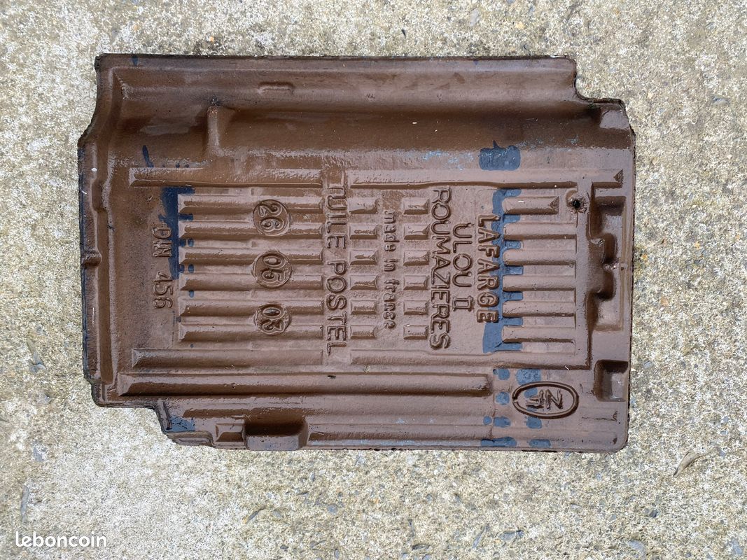 découvrez la tuile lafarge, synonyme de qualité et durabilité pour votre toiture. nos tuiles allient esthétique et performance, offrant une protection optimale contre les intempéries. idéales pour tous vos projets de construction ou de rénovation, explorez notre gamme variée et choisissez la tuile qui saura sublimer votre maison.