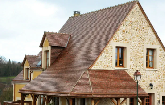 découvrez les tuiles sainte foy, un choix parfait pour allier esthétisme et durabilité dans vos projets de toiture. optez pour des tuiles de qualité supérieure qui embelliront votre habitation tout en protégeant efficacement contre les intempéries.