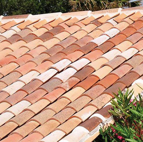 découvrez notre large sélection de tuiles pour tous vos projets de construction et de rénovation. que vous recherchiez des tuiles en terre cuite, en béton ou en ardoise, nos produits allient esthétisme et durabilité. transformez votre espace avec des matériaux de qualité qui subliment votre habitat.