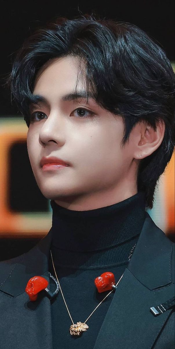 découvrez les mystères et les significations entourant la lettre 'v'. plongez dans son impact culturel, son utilisation dans divers domaines et comment elle façonne notre quotidien. explorez ses significations cachées et son importance symbolique.