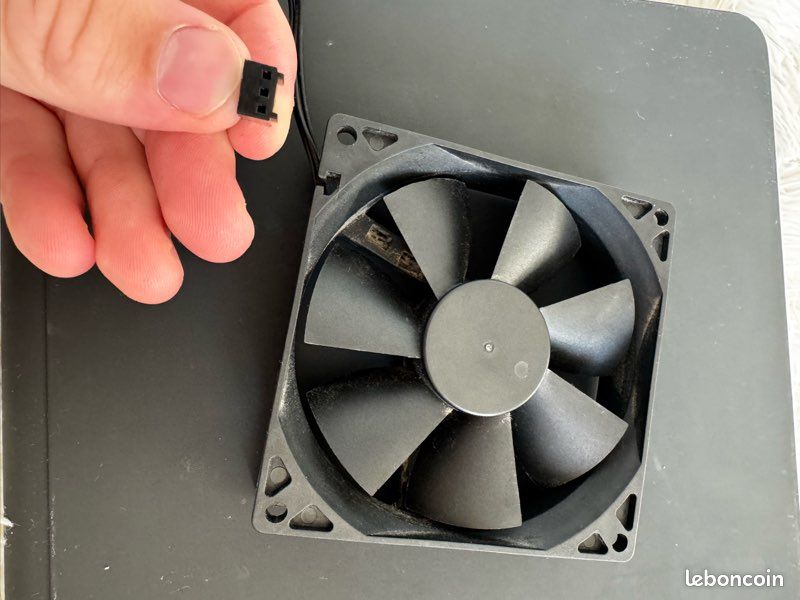 découvrez notre ventilateur 12v, idéal pour un refroidissement efficace et silencieux. parfait pour les petites pièces, les équipements électroniques ou vos projets diy. profitez d'une ventilation optimale avec une consommation d'énergie réduite.