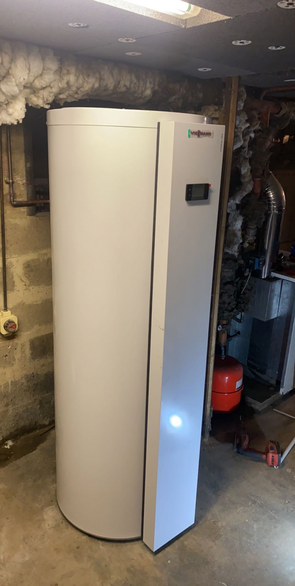 découvrez le vitocal 060-a, une solution de chauffage innovante et écoénergétique qui assure confort et performance. idéale pour les maisons modernes, elle transforme l'énergie renouvelable en chaleur pour un intérieur agréable tout en réduisant votre empreinte carbone.