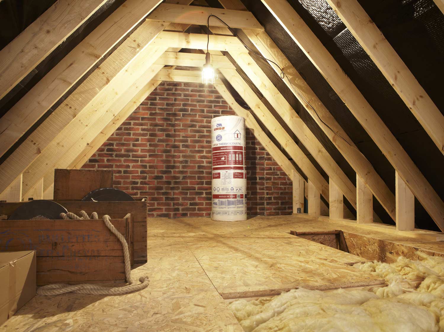 découvrez tout sur la volige de toiture : matériaux, conseils d'installation et avantages pour assurer une couverture durable et esthétique à votre maison.