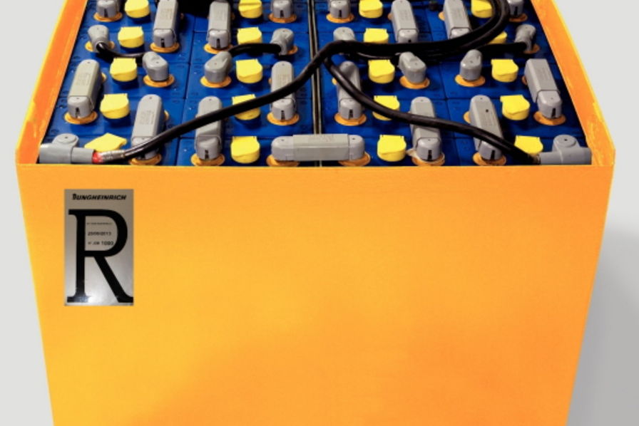 découvrez notre sélection de batteries pour chariots, alliant performance et longévité. idéales pour les professionnels et les utilisateurs occasionnels, nos batteries garantissent une puissance optimale pour vos chariots élévateurs et de manutention. profitez d'une livraison rapide et d'un service client dédié.