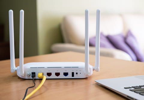 découvrez notre guide complet sur les box internet : comparez les meilleures options du marché, choisissez le forfait adapté à vos besoins et profitez d'une connexion rapide et fiable chez vous.