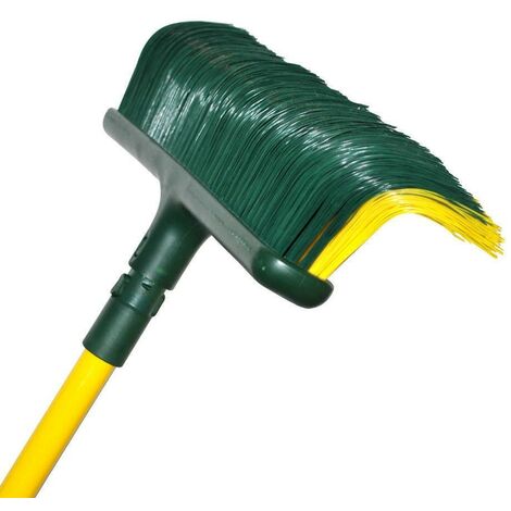 découvrez notre sélection de brosses pour toiture, idéales pour entretenir et nettoyer vos surfaces. optimisez la durabilité de votre toiture en choisissant l'outil adapté pour éliminer la mousse, les débris et les salissures efficacement.