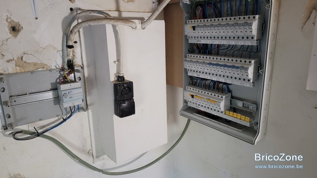 découvrez notre câble compteur-tableau, idéal pour assurer une connexion fiable et sécurisée entre votre compteur électrique et votre tableau de distribution. parfait pour des installations neuves ou des rénovations, ce câble est conçu pour garantir une performance optimale et une conformité aux normes de sécurité. optez pour la qualité et la durabilité avec notre gamme de câbles spécialisés.