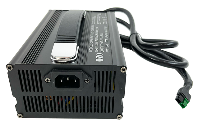 découvrez comment charger efficacement votre batterie li-ion pour maximiser sa durée de vie et ses performances. suivez nos conseils pratiques et évitez les erreurs courantes.