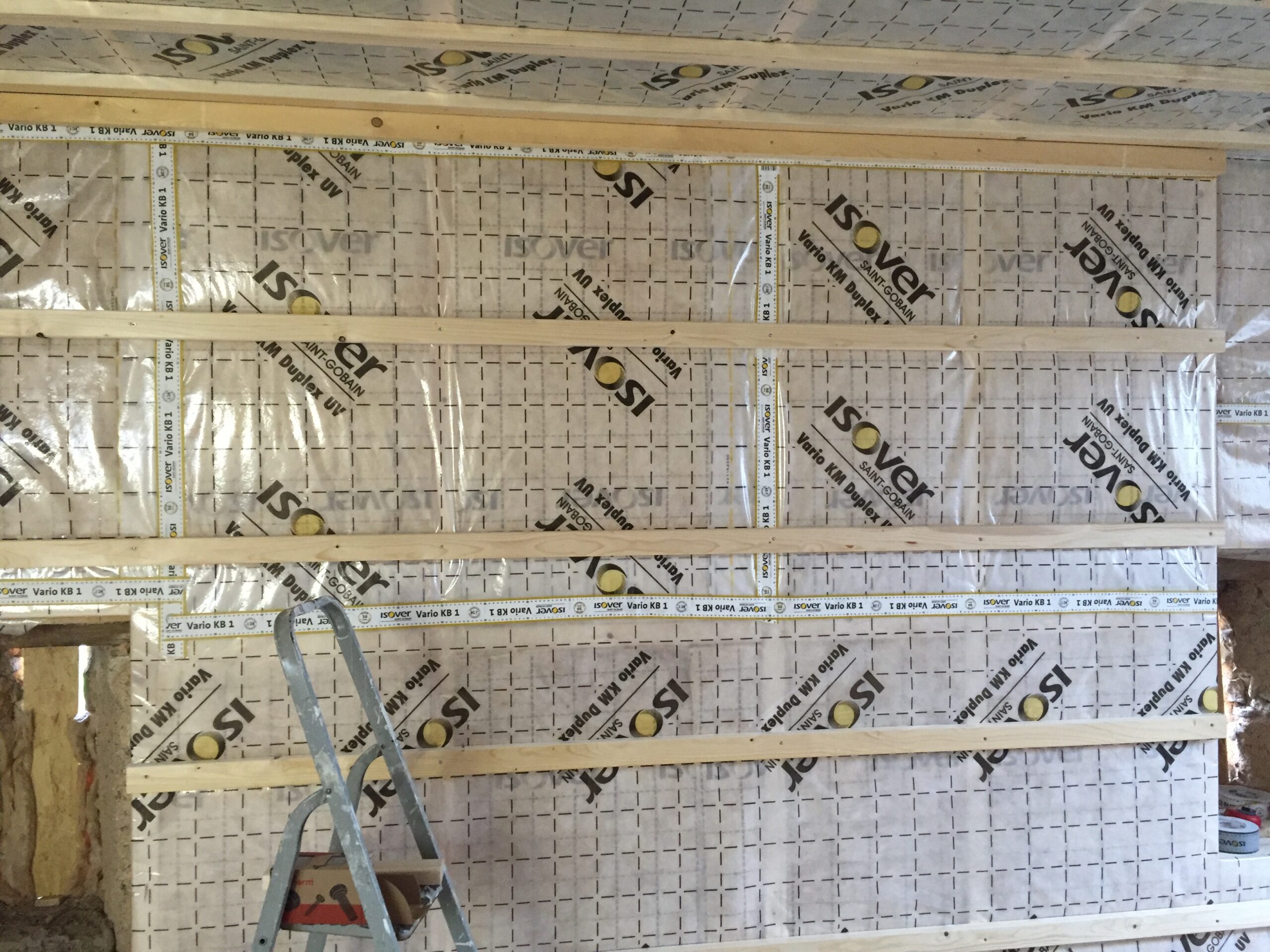 découvrez tout sur le contre-lattage, une technique essentielle pour assurer l'isolation et la ventilation des toitures. apprenez ses avantages, ses applications et les meilleures pratiques pour une installation réussie.