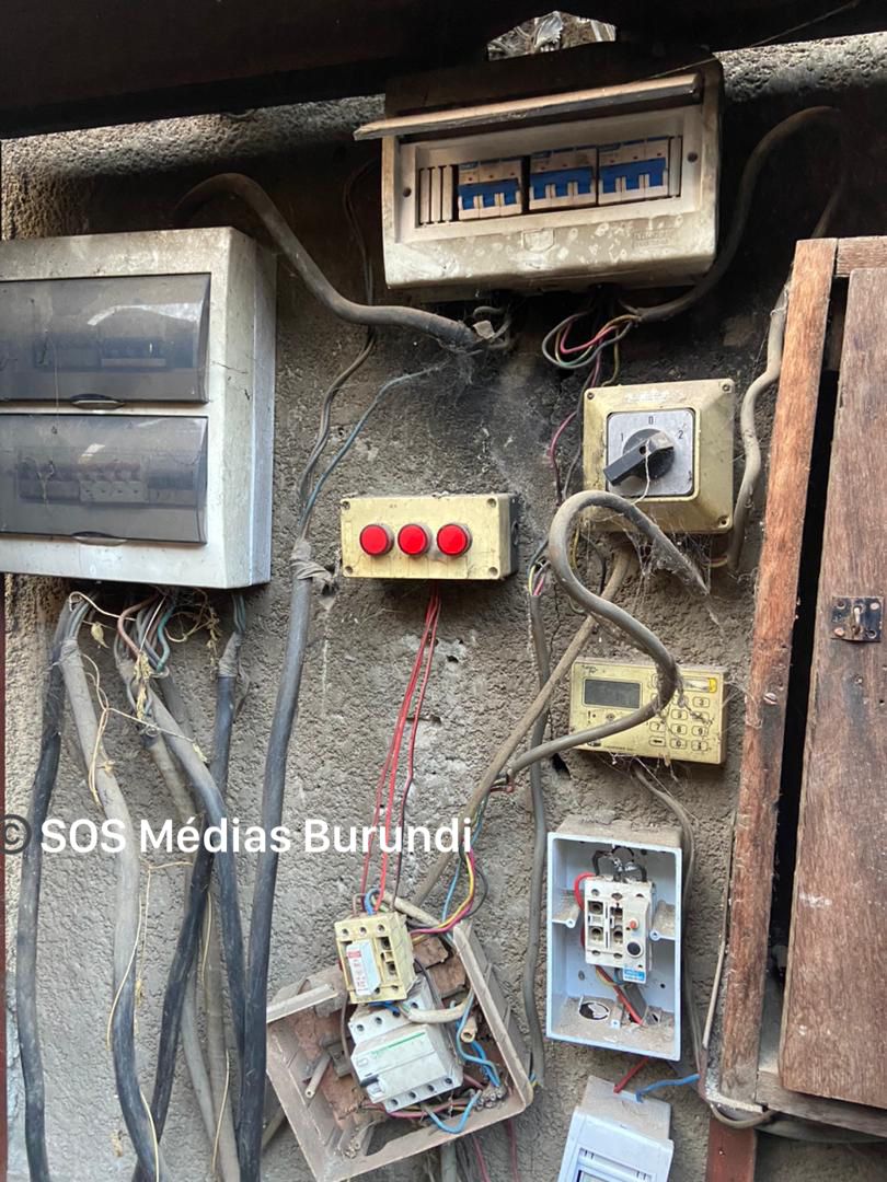 découvrez les causes et solutions aux coupures répétées dans votre alimentation électrique. renseignez-vous sur les conséquences et les moyens de prévenir ces interruptions pour assurer un service fiable et continu.