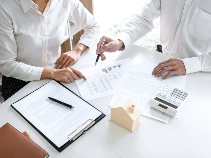 découvrez nos services de courtage adaptés à vos besoins financiers. que vous soyez à la recherche d'un prêt hypothécaire, d'une assurance ou d'un investissement, notre équipe d'experts vous accompagne pour optimiser vos choix et réaliser vos projets.