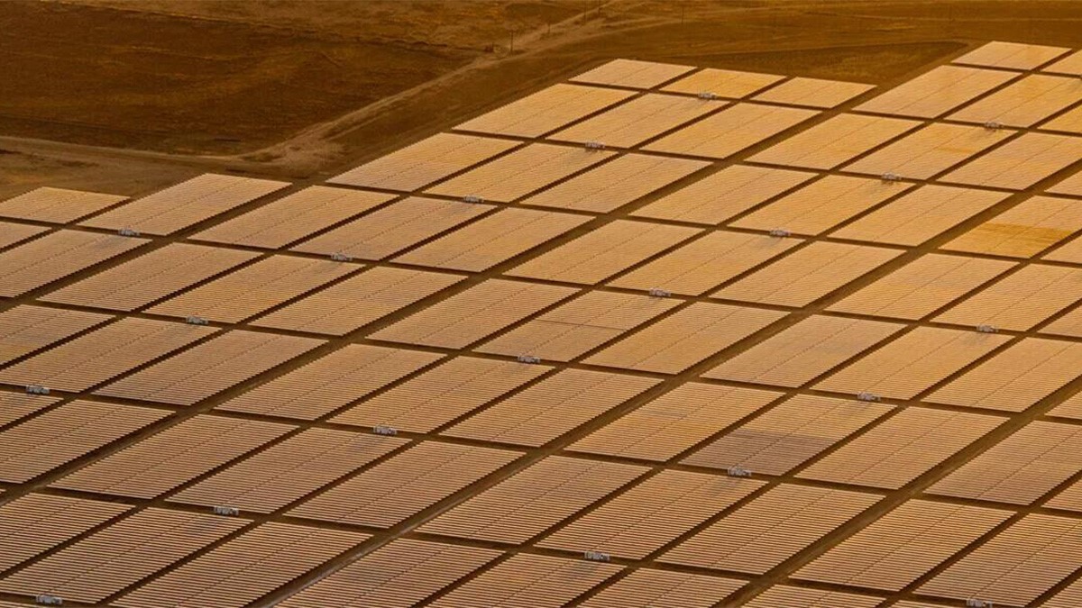 découvrez les défis liés à l'énergie solaire dans les déserts, où l'exploitation de cette ressource renouvelable rencontre des obstacles uniques en raison des conditions environnementales extrêmes et des innovations nécessaires pour une efficacité optimale.