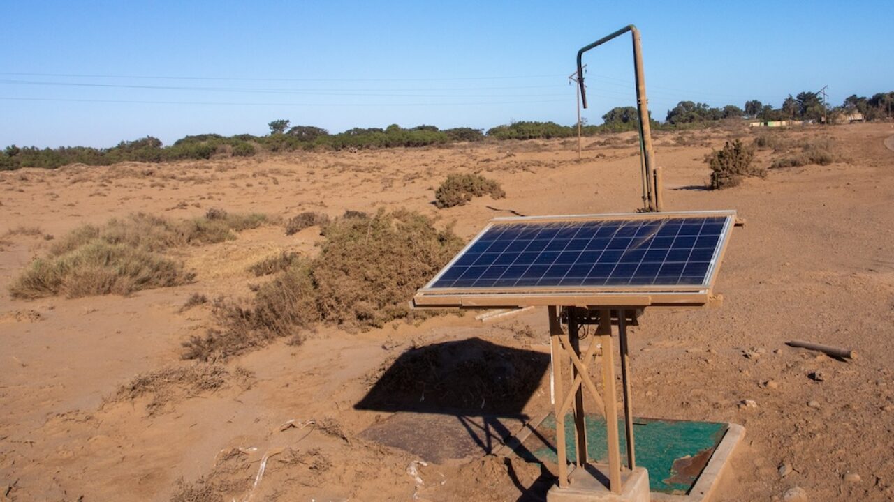découvrez les défis passionnants liés à l'énergie solaire dans les déserts. explorez les solutions innovantes pour optimiser la collecte d'énergie solaire et surmonter les obstacles environnementaux, technologiques et logistiques dans des conditions extrêmes.