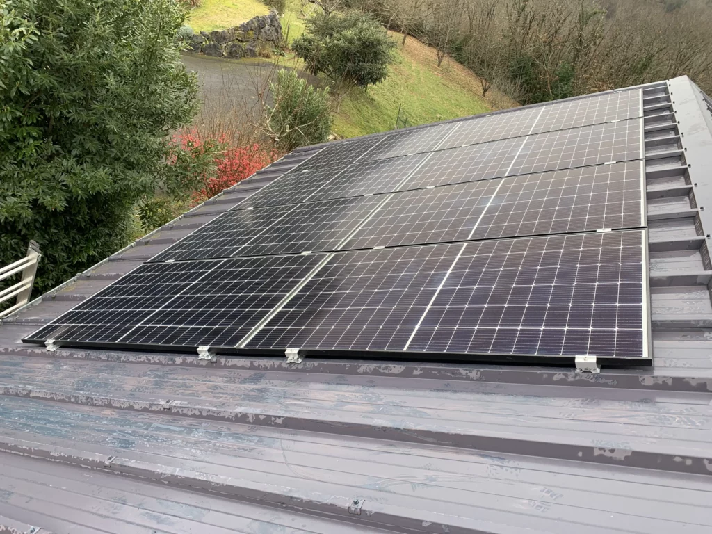 découvrez les défis photovoltaïques majeurs du secteur de l'énergie solaire. explorez les obstacles techniques, économiques et environnementaux auxquels les technologies photovoltaïques sont confrontées, tout en apprenant comment surmonter ces défis pour un avenir énergétique durable.