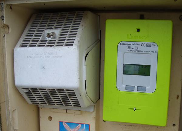 découvrez tout sur le disjoncteur enedis : son rôle crucial dans la gestion de l'électricité, les conseils pour le choisir et les solutions en cas de pannes. informez-vous sur la sécurité et la performance de vos installations électriques.