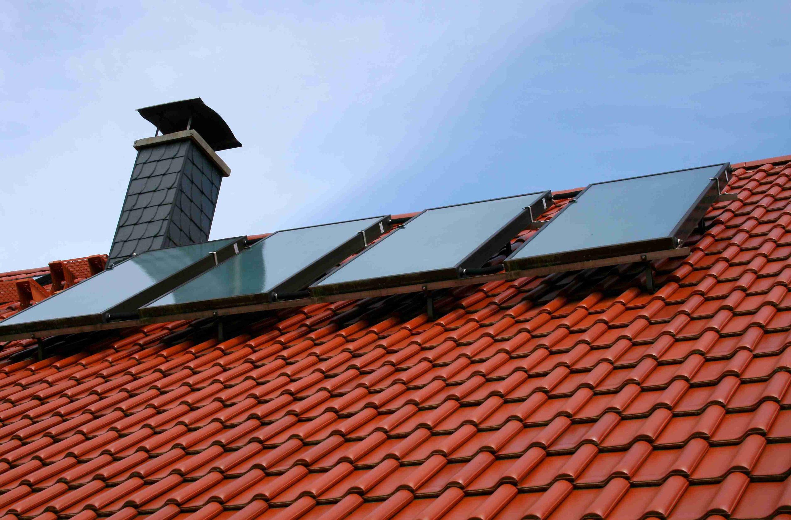 découvrez la durée de vie des panneaux solaires et comment optimiser leur performance. apprenez-en plus sur l'entretien, les garanties, et les facteurs influençant leur longévité pour un investissement durable et efficace dans l'énergie solaire.