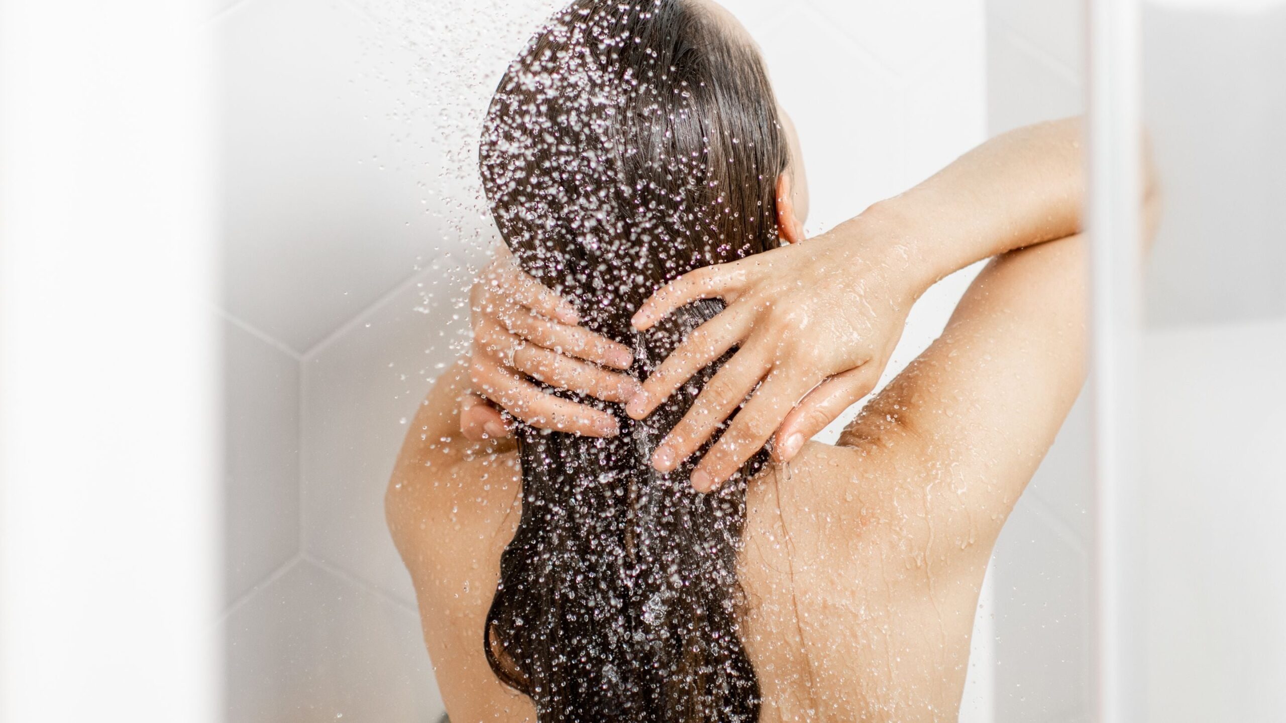 découvrez tout ce qu'il faut savoir sur l'eau chaude : ses avantages, ses usages quotidiens, et comment l'optimiser pour votre confort et votre budget.