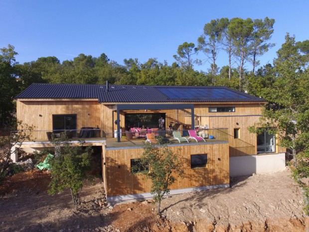 découvrez comment rendre votre maison plus écologique avec des astuces pratiques et des solutions durables. transformez votre espace de vie en un lieu respectueux de l'environnement tout en réduisant votre empreinte carbone.