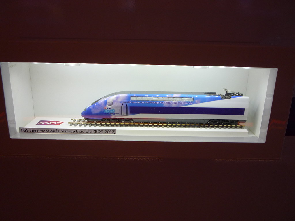 découvrez edf bleu ciel, l'offre d'électricité verte qui vous permet d'alimenter votre foyer en énergie renouvelable tout en bénéficiant de services personnalisés et d'un engagement pour la transition énergétique.