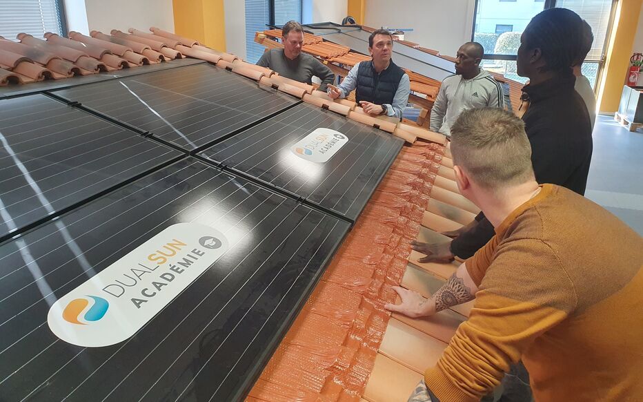 découvrez les opportunités de carrière dans le secteur de l'énergie solaire. explorez des emplois innovants et durables qui contribuent à la transition énergétique et au développement durable. postulez dès maintenant pour faire partie de la révolution verte.