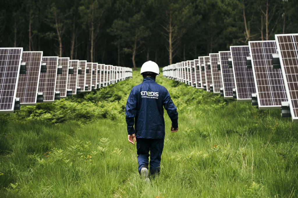 découvrez comment enedis facilite l'intégration des solutions photovoltaïques en france. informez-vous sur les services proposés, les avantages de l'énergie solaire, et comment profiter d'une installation efficace pour réduire votre facture d'électricité tout en contribuant à la transition énergétique.
