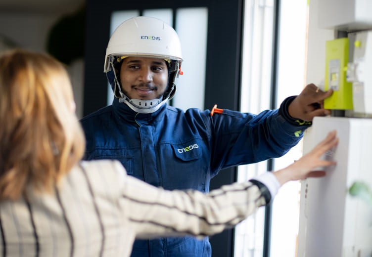 accédez facilement à votre espace client enedis pour gérer vos contrats, suivre votre consommation d'électricité et bénéficier de services personnalisés en quelques clics. simplifiez votre gestion énergétique dès aujourd'hui.