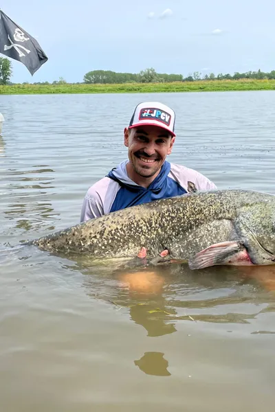 découvrez les faits divers marquants d'angers, des histoires captivantes et insolites qui ont fait la une des journaux. restez informé sur les événements récents et les curiosités de cette charmante ville française.