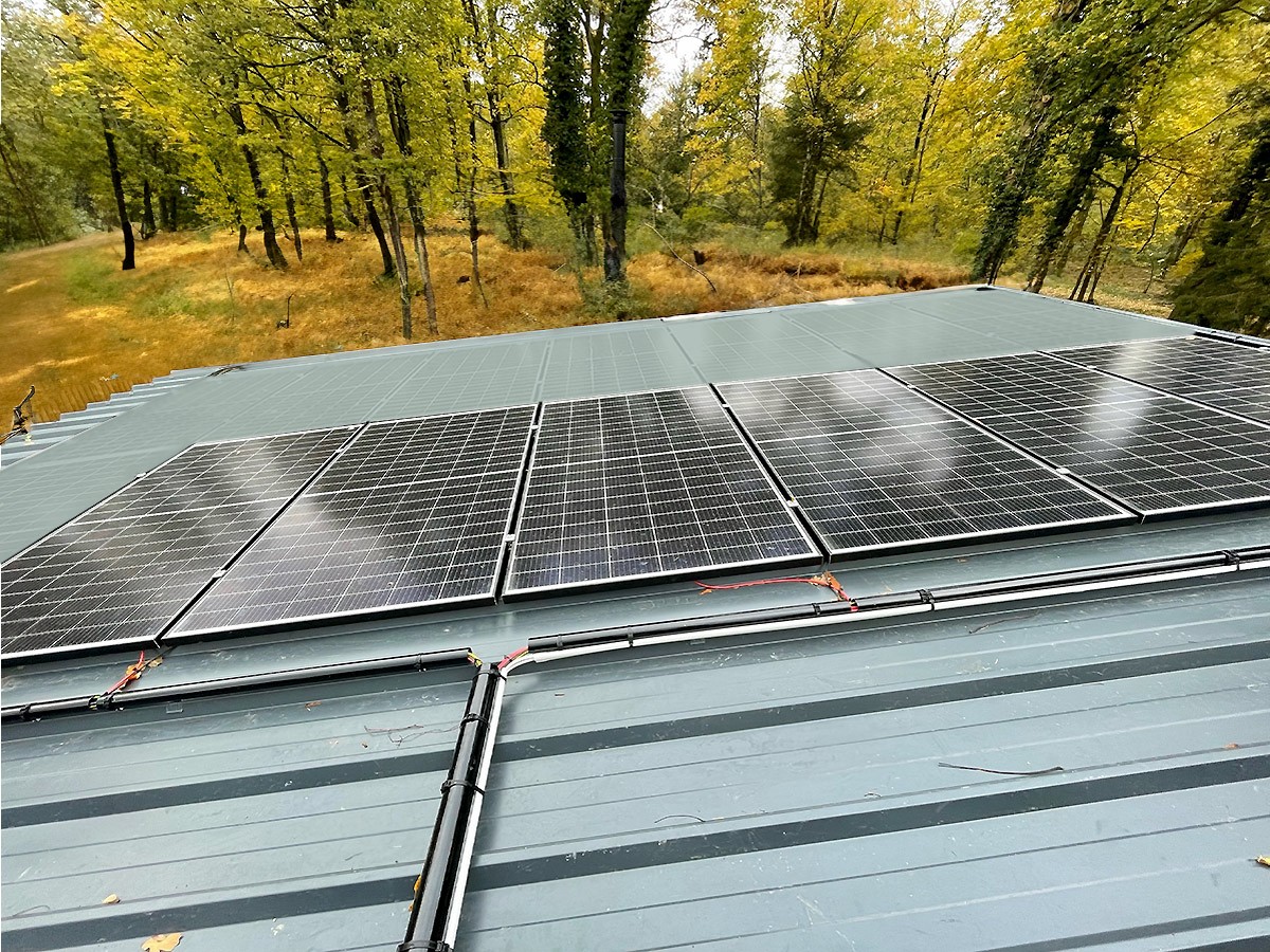 découvrez nos solutions de fixation pour panneaux solaires, assurant une installation robuste et durable. optimisez la performance de votre système photovoltaïque avec des supports adaptés à tous types de toits. informez-vous dès maintenant sur nos options et transformez votre énergie solaire en économies.