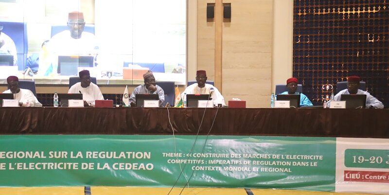 découvrez notre forum électricité, une plateforme d'échanges entre passionnés et professionnels. posez vos questions, partagez vos expériences et restez informé des dernières tendances et innovations en matière d'électricité. rejoignez une communauté engagée pour améliorer vos compétences et vos connaissances.