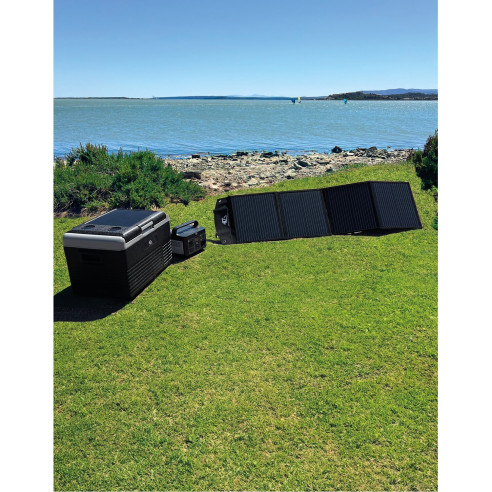 découvrez notre glacière solaire innovante, idéale pour conserver vos boissons et aliments au frais lors de vos aventures en pleine nature. écologique et pratique, elle fonctionne grâce à l'énergie solaire, vous garantissant une autonomie sans limites. parfaite pour le camping, les pique-niques ou les road trips, cette glacière allie performance et respect de l'environnement.