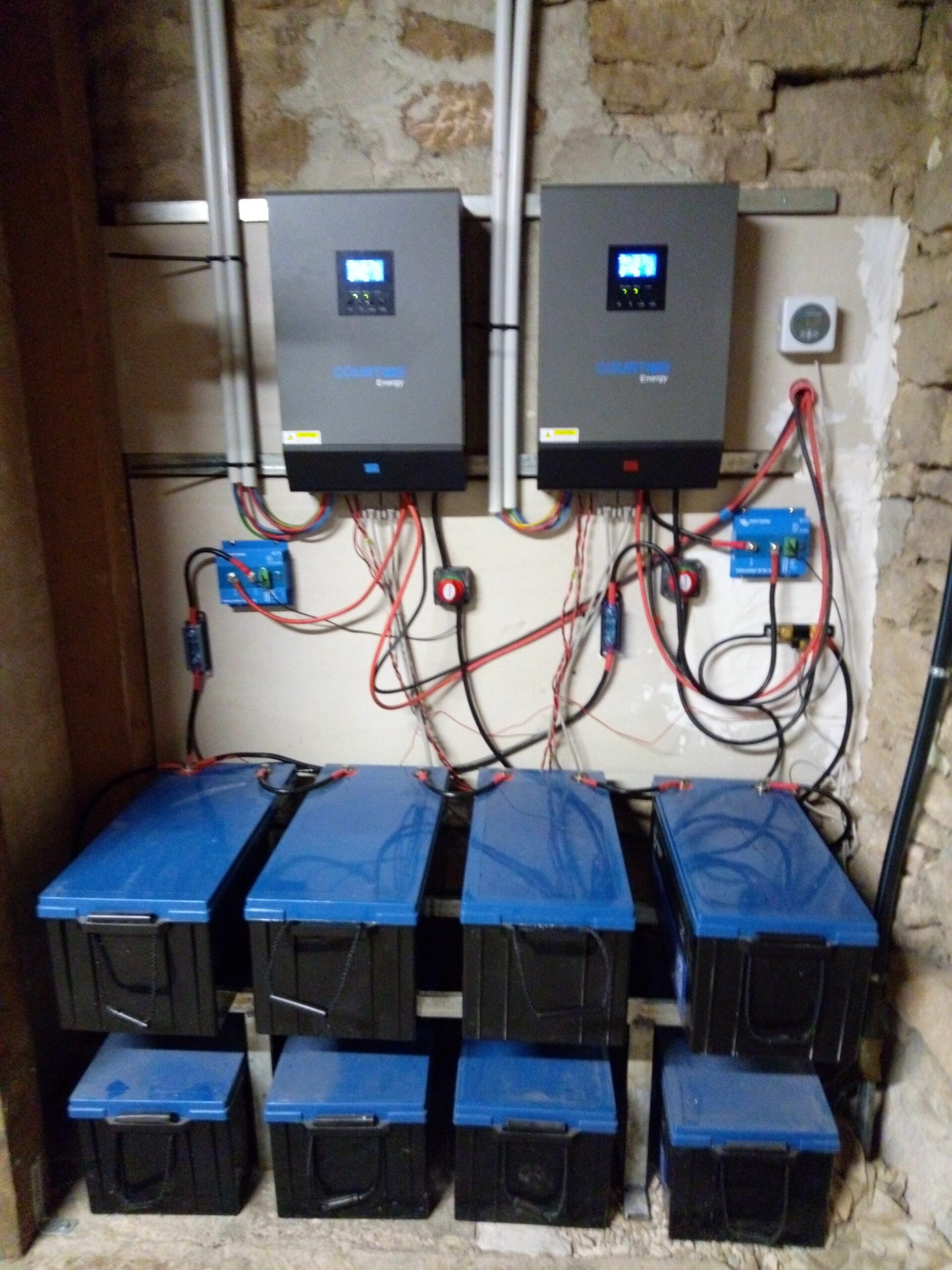 découvrez comment installer un onduleur efficacement et en toute sécurité. suivez notre guide détaillé pour optimiser la protection de vos appareils électroniques contre les coupures de courant.