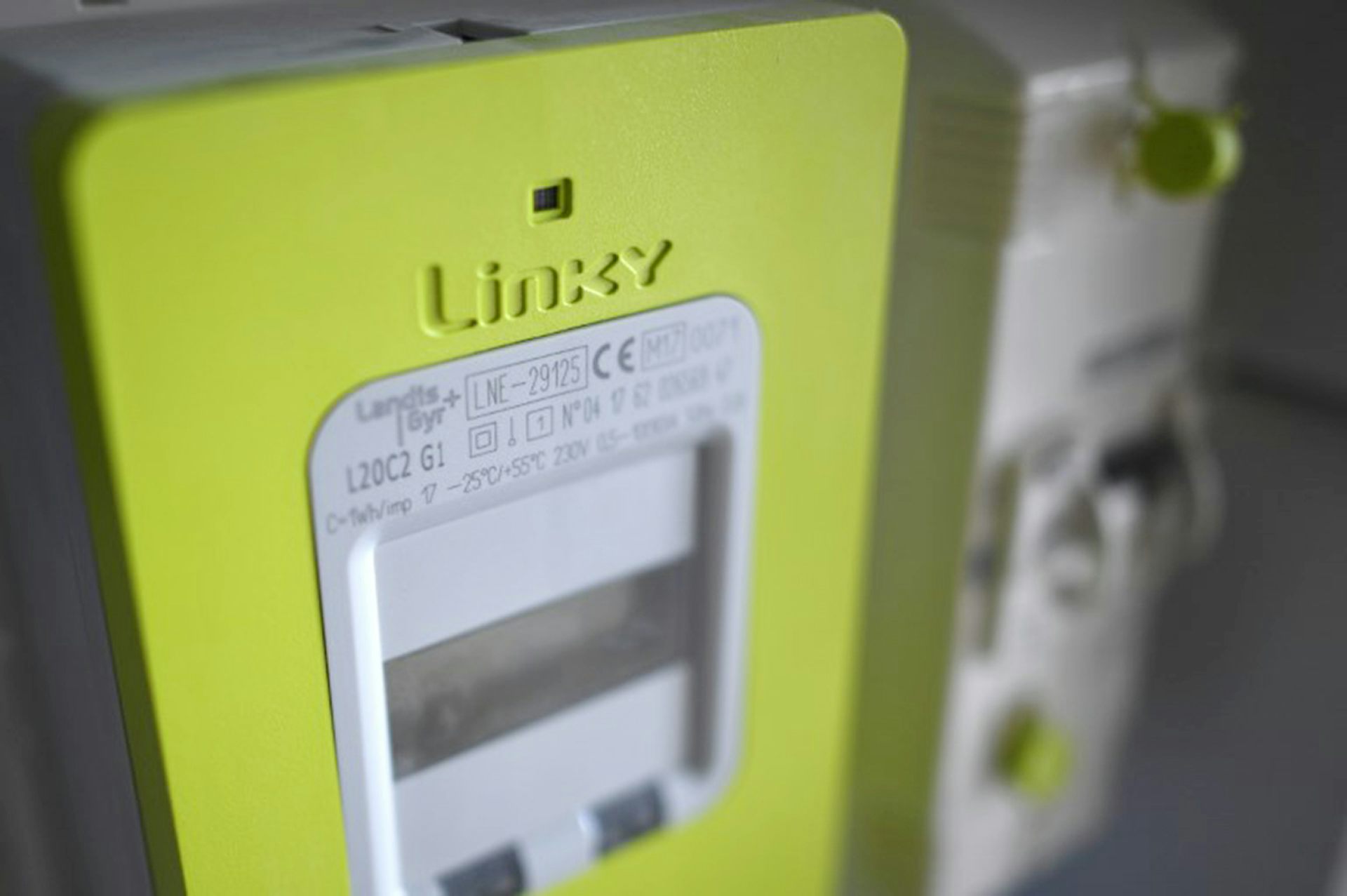 découvrez linky, le compteur intelligent qui révolutionne la gestion de votre consommation d'énergie. suivez en temps réel votre utilisation, bénéficiez de conseils personnalisés pour économiser et simplifiez votre vie grâce à une technologie moderne et efficace.