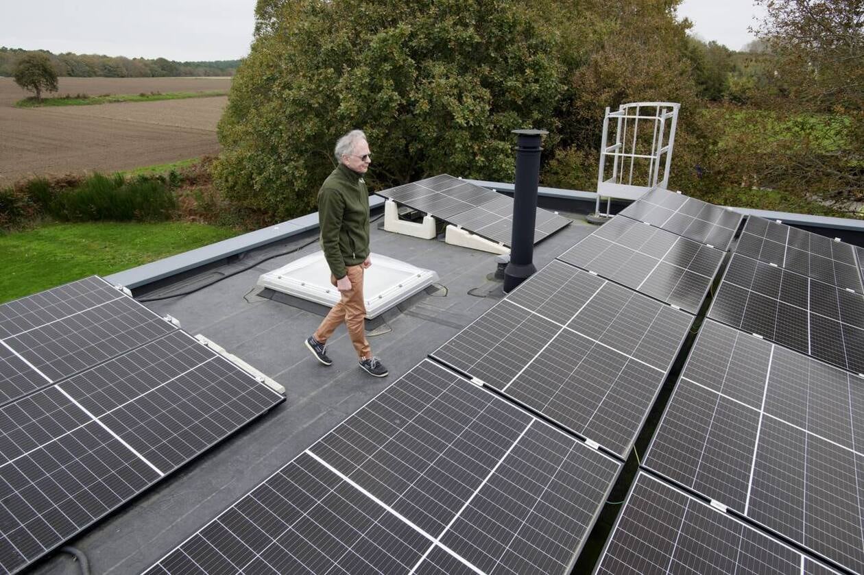 découvrez comment une maison équipée de panneaux solaires peut réduire vos factures d'énergie tout en contribuant à la protection de l'environnement. explorez les avantages, le fonctionnement et les meilleures options pour installer des panneaux solaires chez vous.