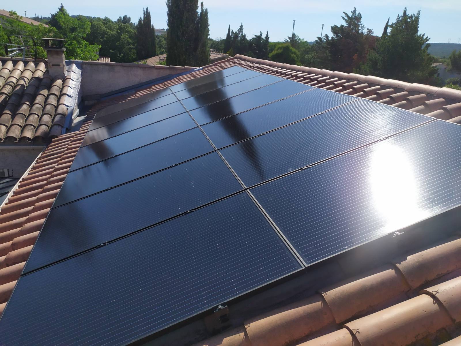 découvrez les avantages d'une maison photovoltaïque : une solution éco-responsable pour produire votre propre énergie, réduire vos factures d'électricité et contribuer à la préservation de l'environnement. explorez nos conseils pour optimiser l'installation de panneaux solaires et maximiser votre autonomie énergétique.
