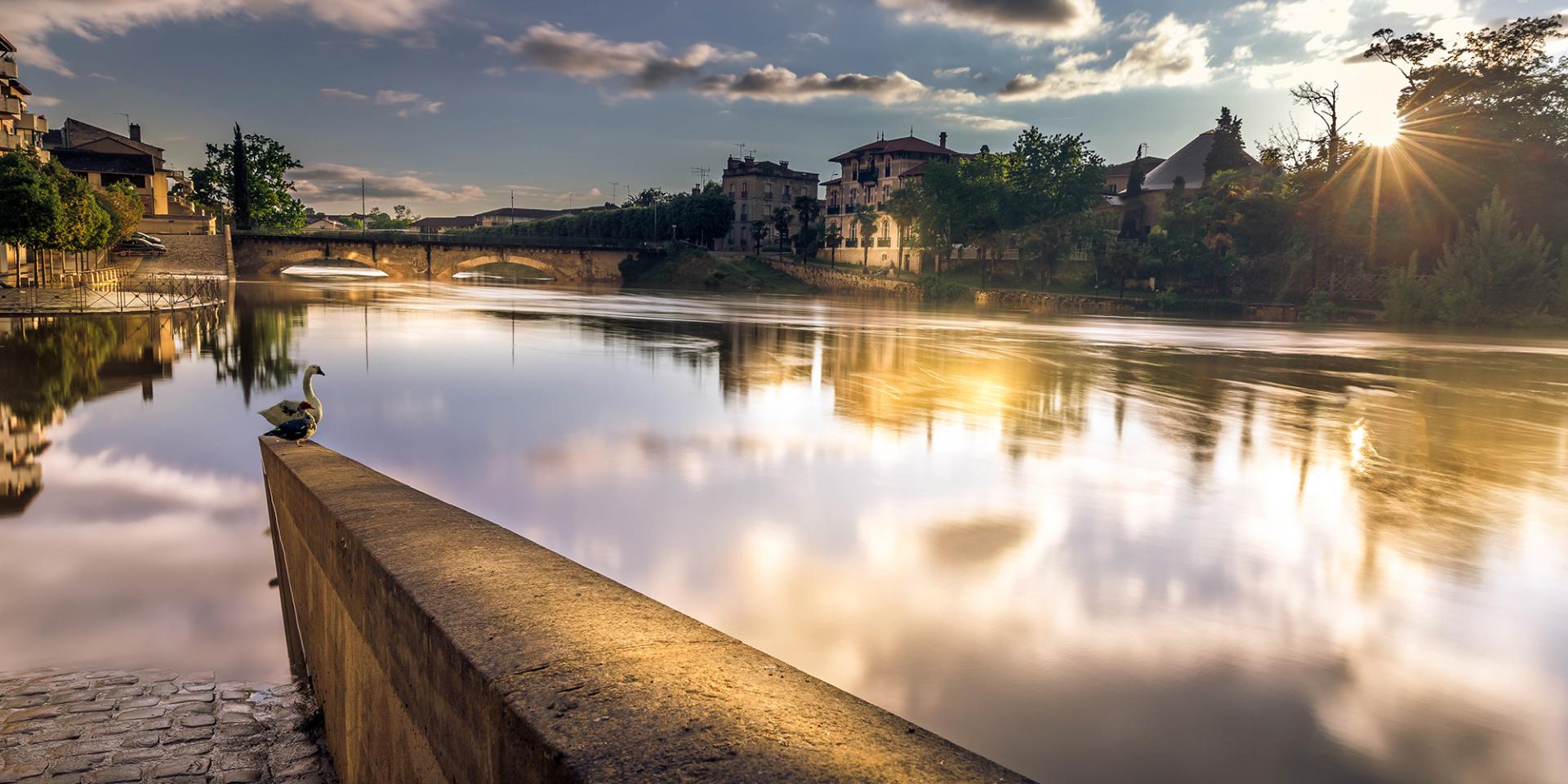 découvrez les prévisions météorologiques détaillées pour mont-de-marsan. obtenez des mises à jour en temps réel sur le temps qu'il fera aujourd'hui, demain et pour la semaine à venir, afin de planifier vos activités en toute sérénité.