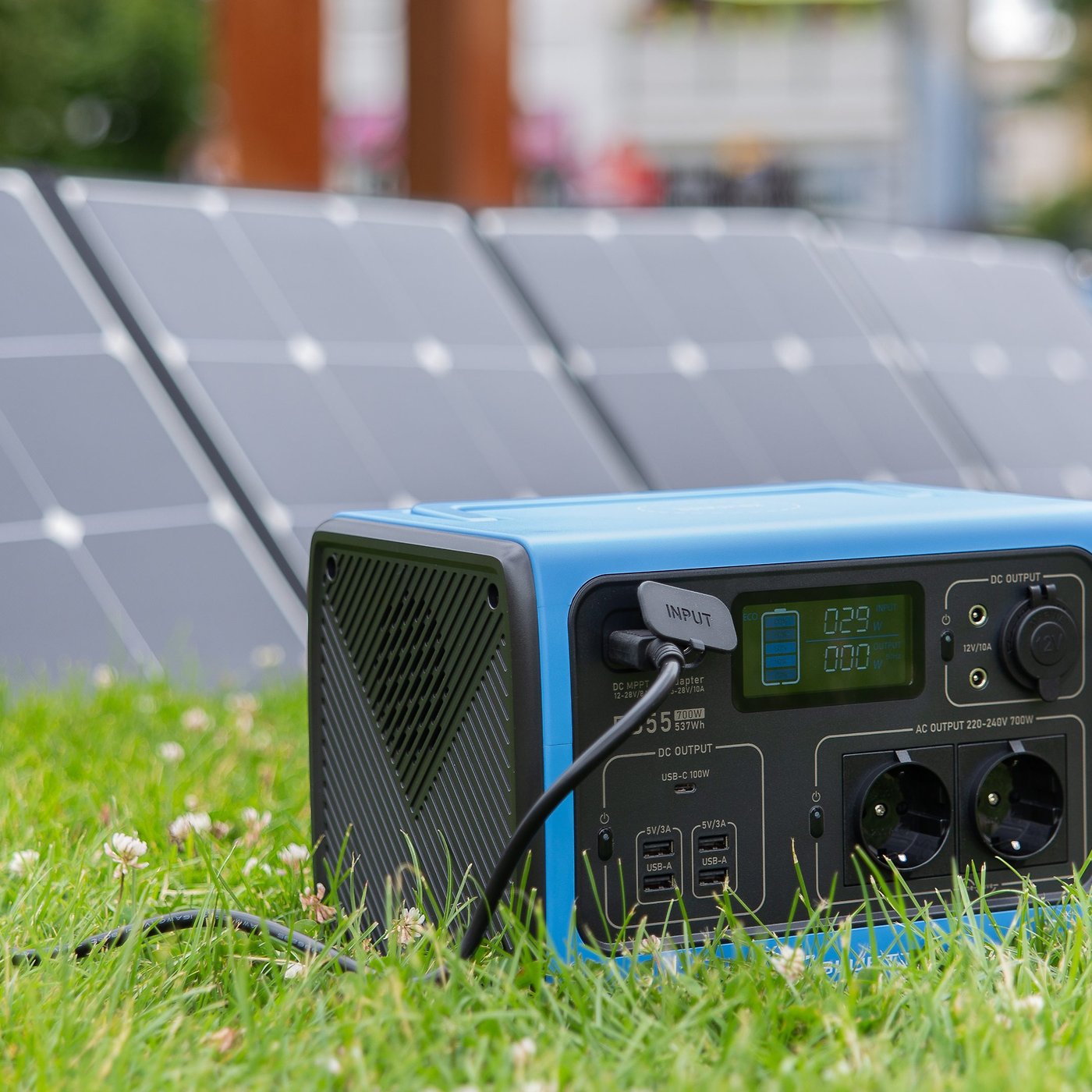 découvrez le panneau solaire bluetti, une solution écologique et efficace pour alimenter vos appareils en énergie renouvelable. idéal pour le camping, les road trips ou comme source d’énergie d’urgence, le panneau solaire bluetti combine performance et simplicité d'utilisation.