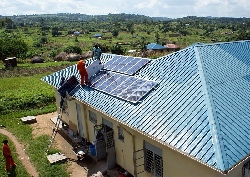 découvrez comment les panneaux solaires en afrique transforment l'accès à l'énergie durable. explorez les avantages économiques et environnementaux de cette source d'énergie renouvelable pour un avenir plus vert sur le continent.