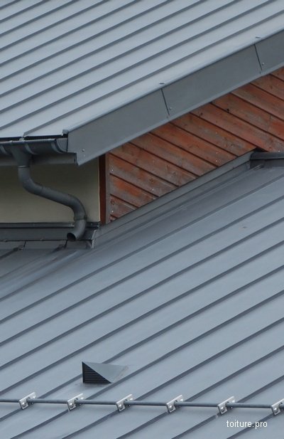 découvrez tout sur les pentes en zinc, un matériau durable et esthétique pour vos toitures. apprenez comment choisir la bonne inclinaison, les avantages du zinc et des conseils d'entretien pour prolonger la vie de votre toiture.