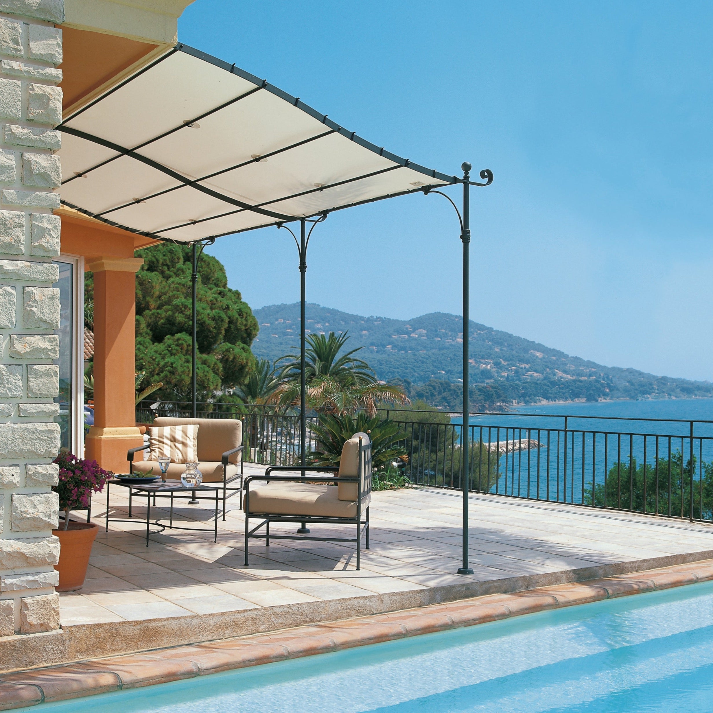 découvrez notre pergola solaire, une solution élégante et fonctionnelle pour profiter de votre extérieur tout en préservant l'environnement. offrant ombre, confort et une production d'énergie propre, elle est idéale pour transformer votre jardin ou terrasse en un espace de détente moderne.